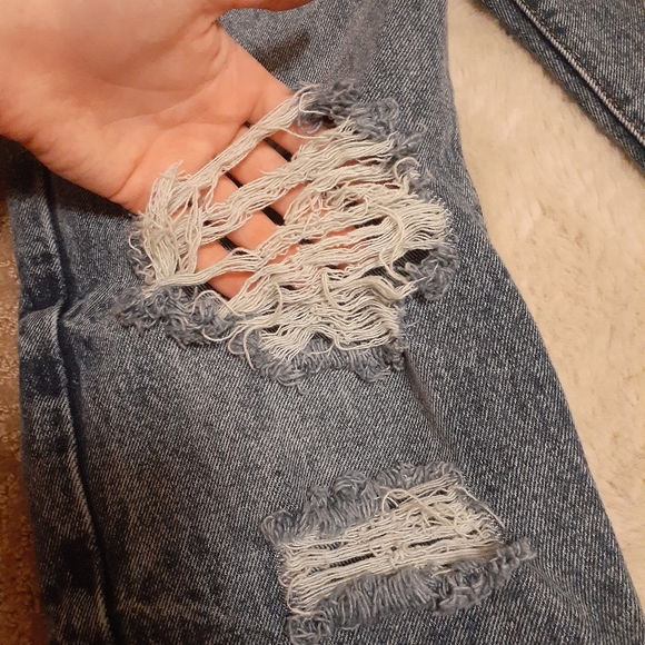 Mom Jeans - Picture 8 of 11